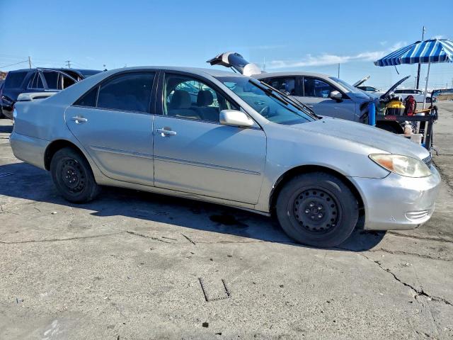 Toyota Camry Le Image 7