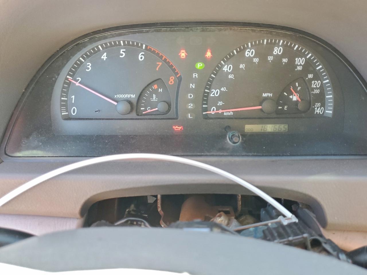 Toyota Camry Le Image 11