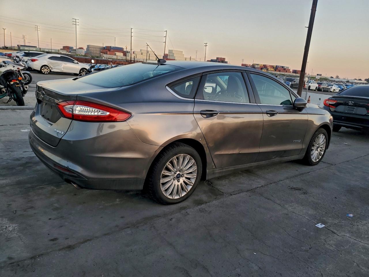 Ford Fusion S Hybrid Image 2