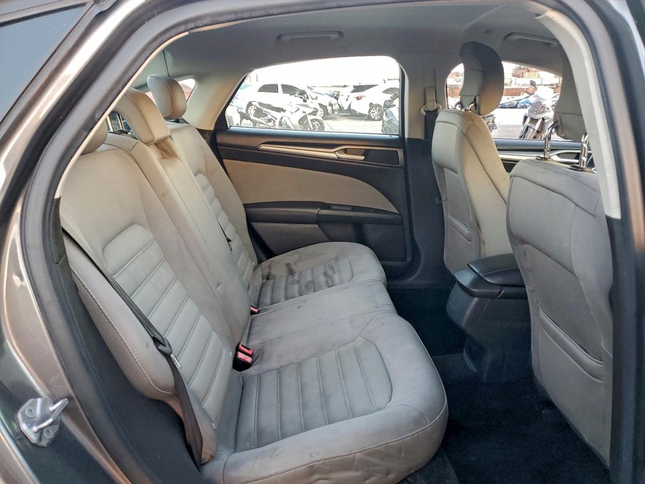 Ford Fusion S Hybrid Image 12