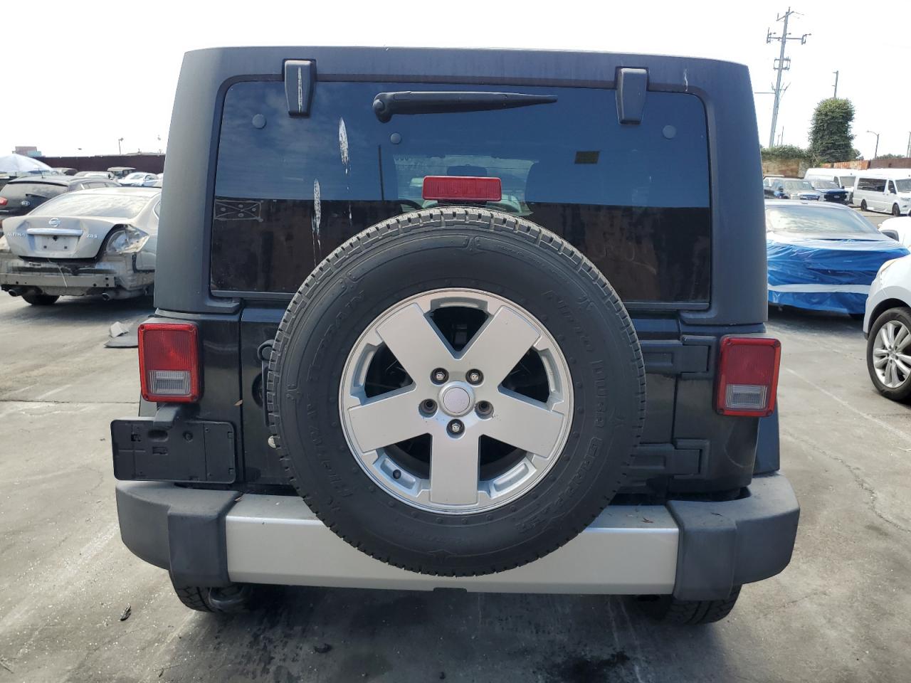 Jeep Wrangler Sahara Image 6