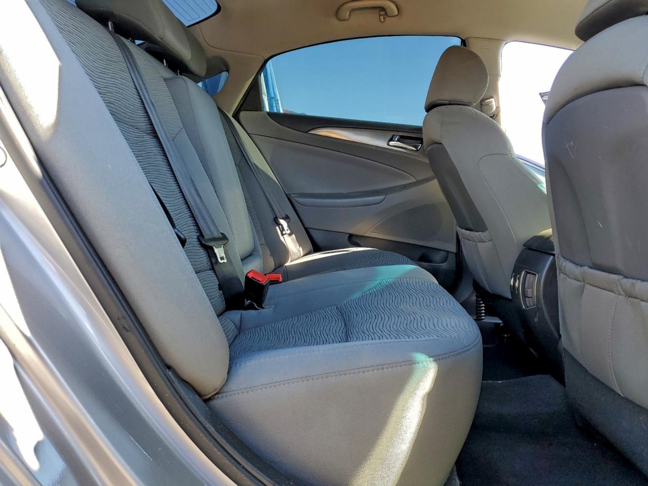 Hyundai SONATA Hybrid Image 9