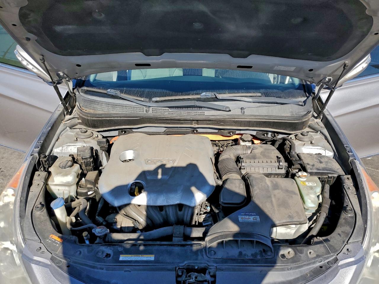 Hyundai SONATA Hybrid Image 8