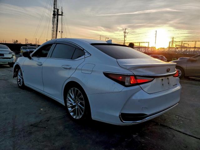 Lexus Es 300h Image 2