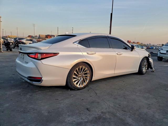 Lexus Es 300h Image 10