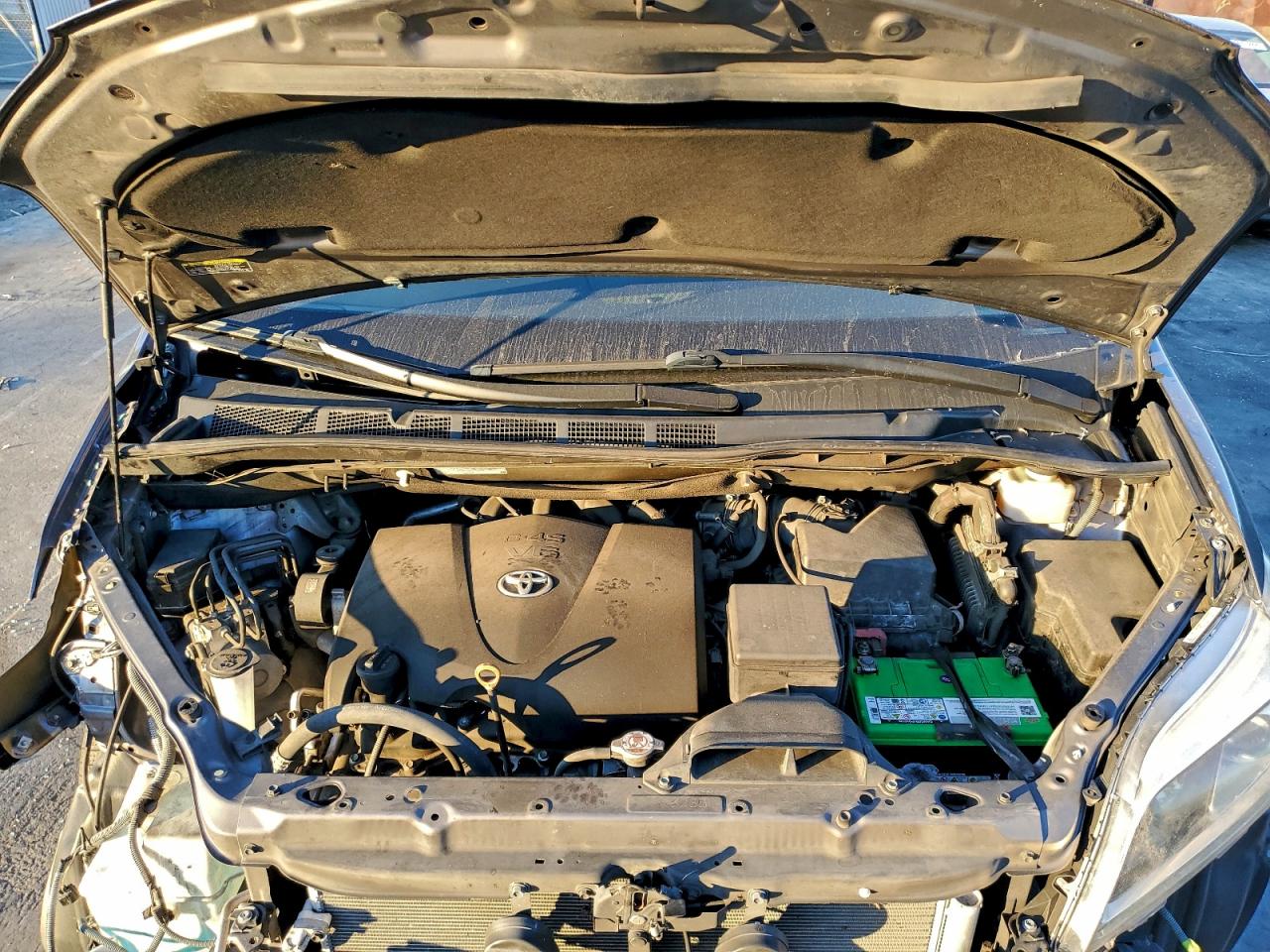 Toyota Sienna Xle Image 8