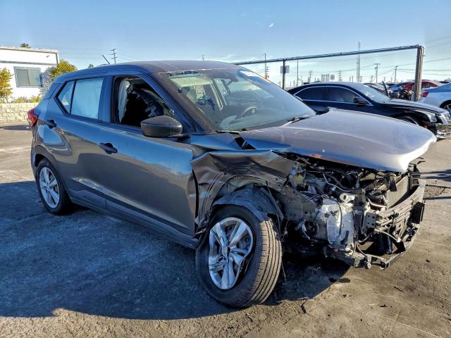 Nissan Kicks S Image 6