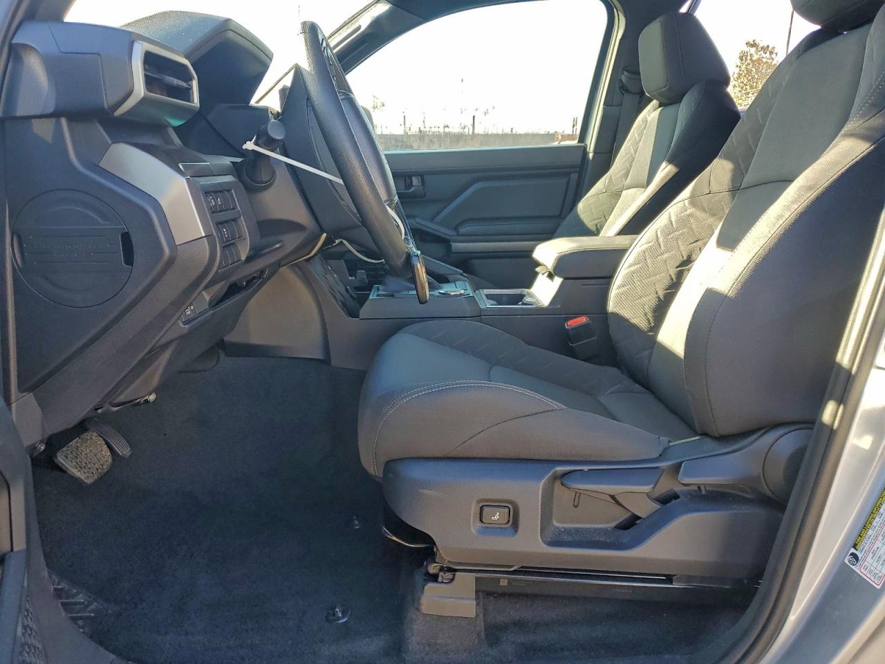 Toyota Tacoma Double Cab Image 3