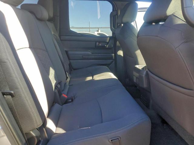 Toyota Tacoma Double Cab Image 12