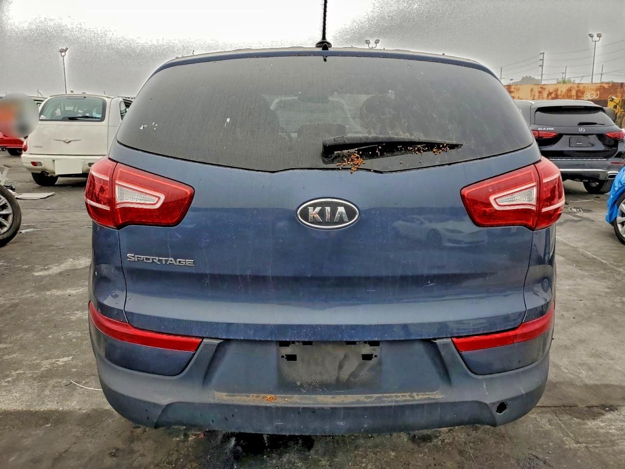 Kia Sportage Base Image 8