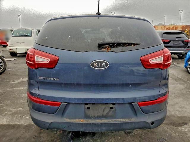 Kia Sportage Base Image 8