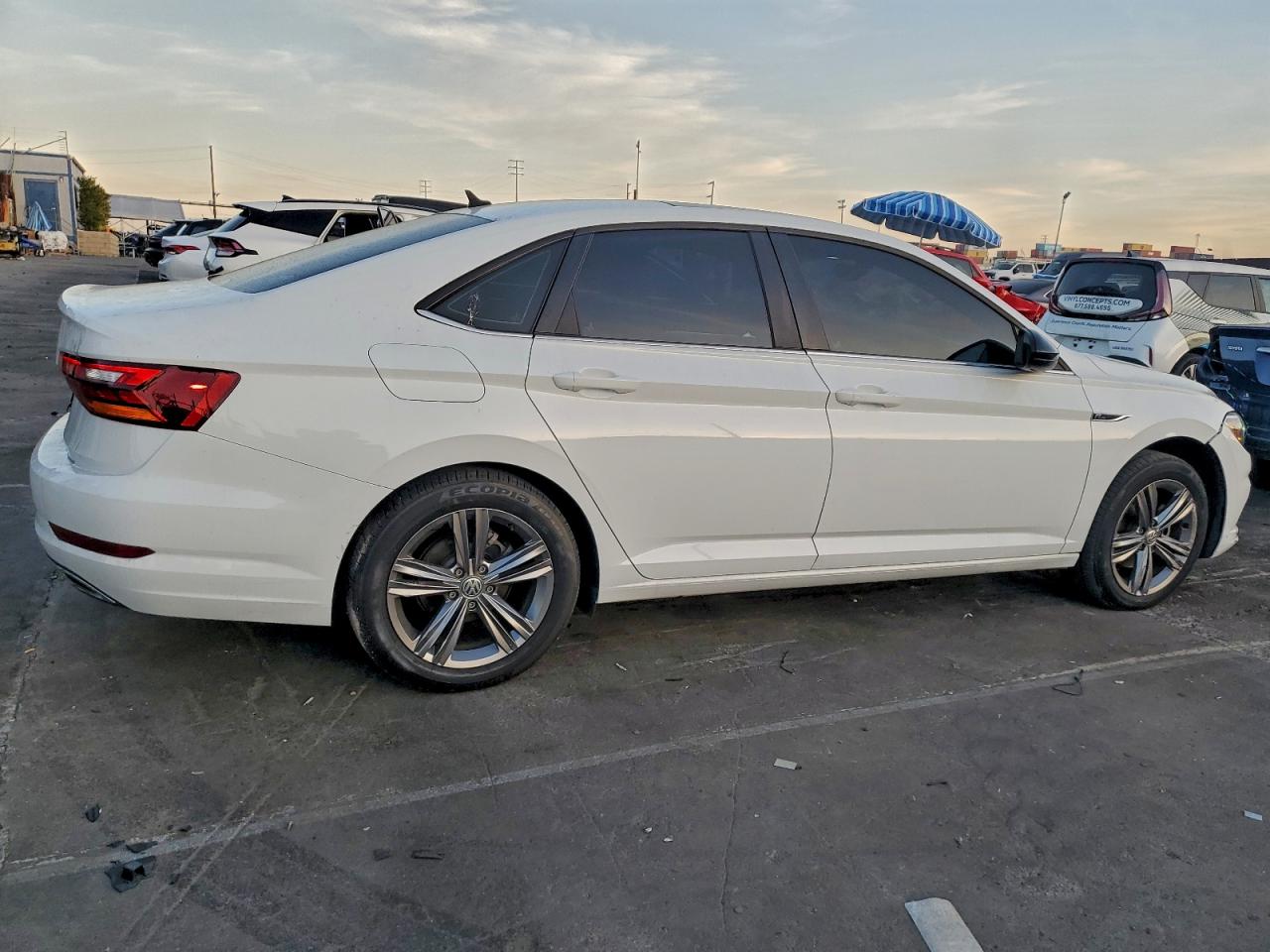 Volkswagen Jetta S Image 10