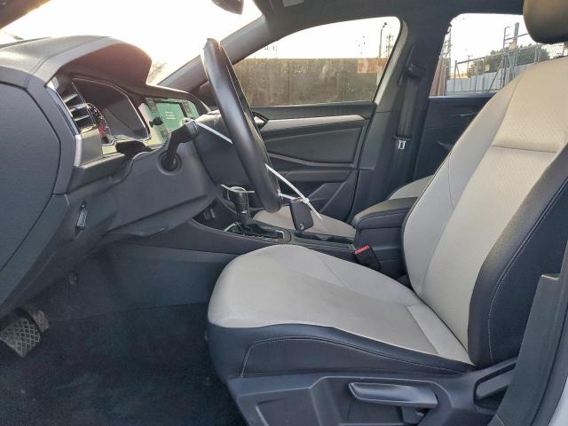 Volkswagen Jetta S Image 9