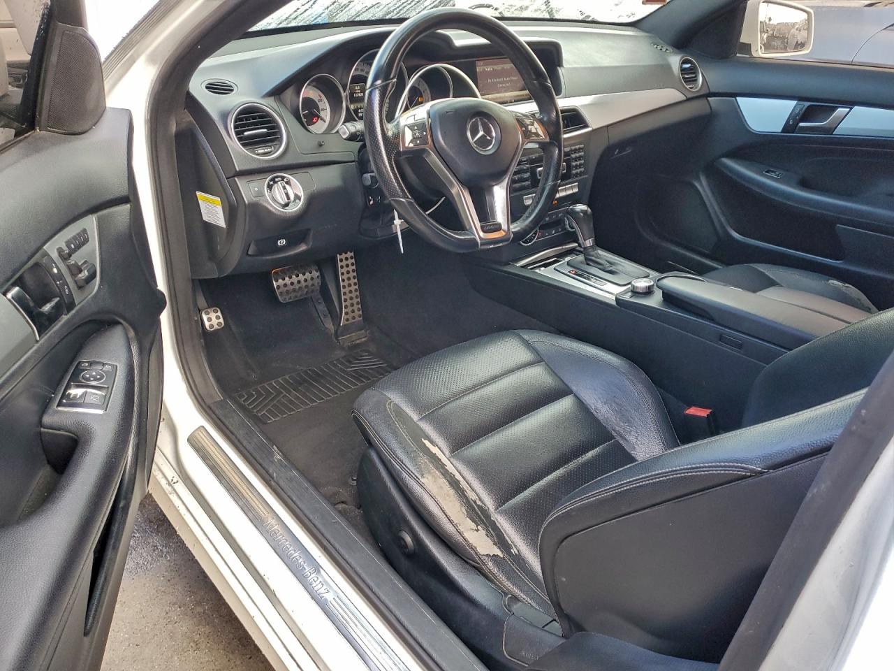 Mercedes-Benz C-Class 250 Image 9