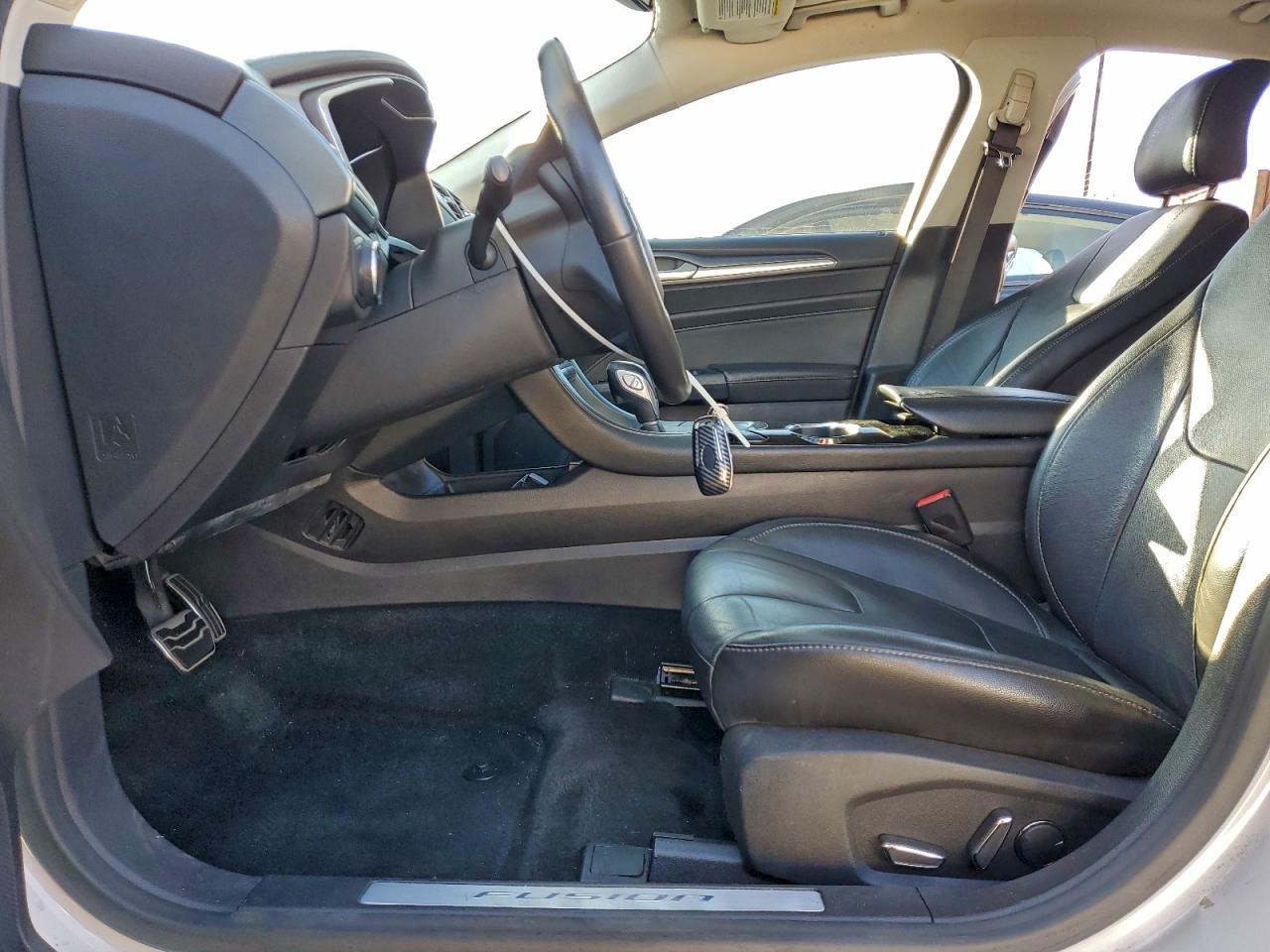 Ford Fusion Titanium Phev Image 3