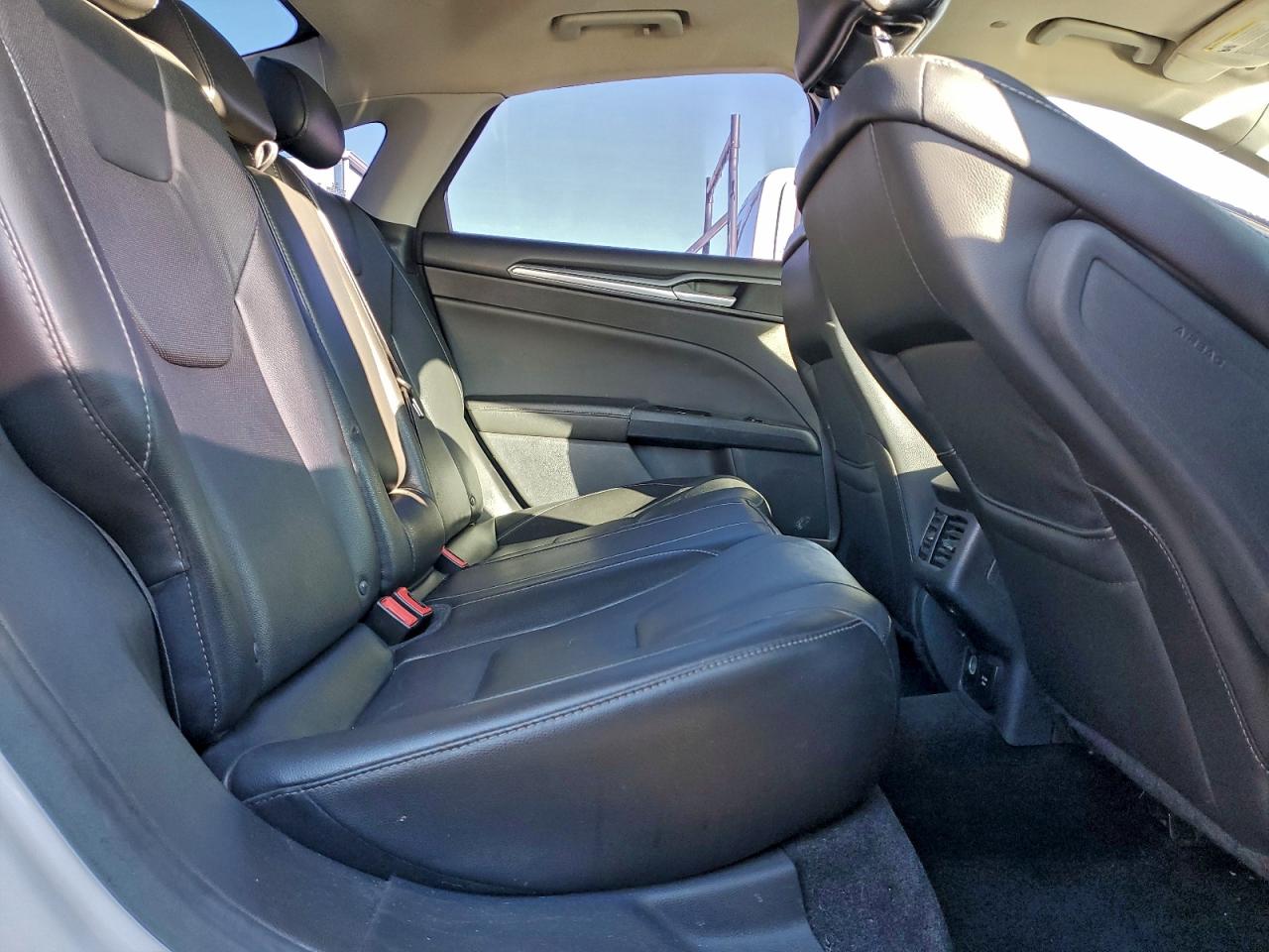 Ford Fusion Titanium Phev Image 9