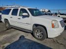 GMC Yukon Denali Image 4