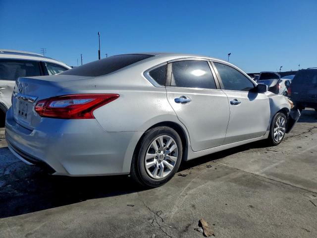 Nissan Altima 2.5 Image 3