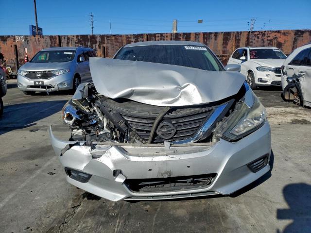 Nissan Altima 2.5 Image 8