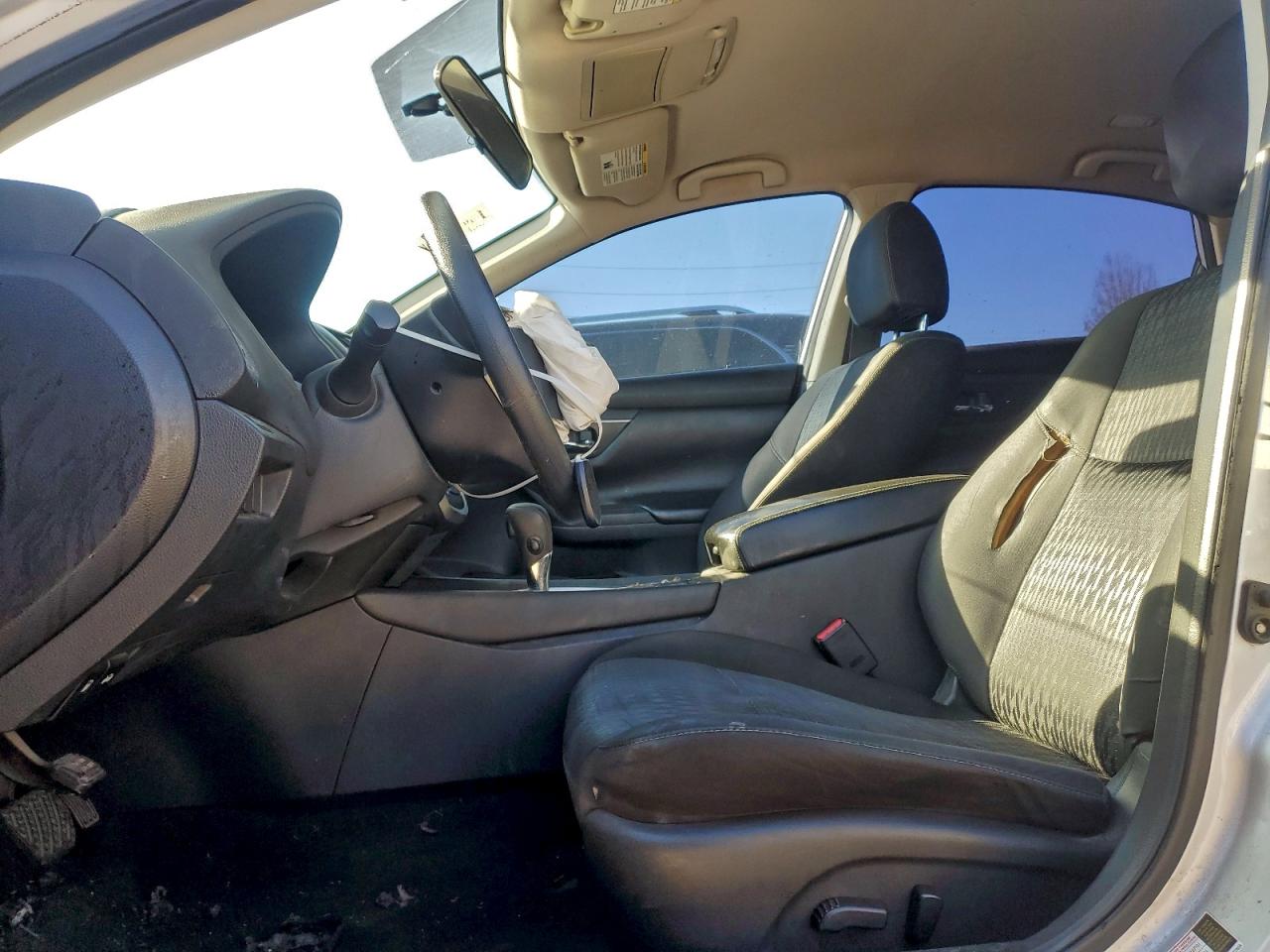 Nissan Altima 2.5 Image 4