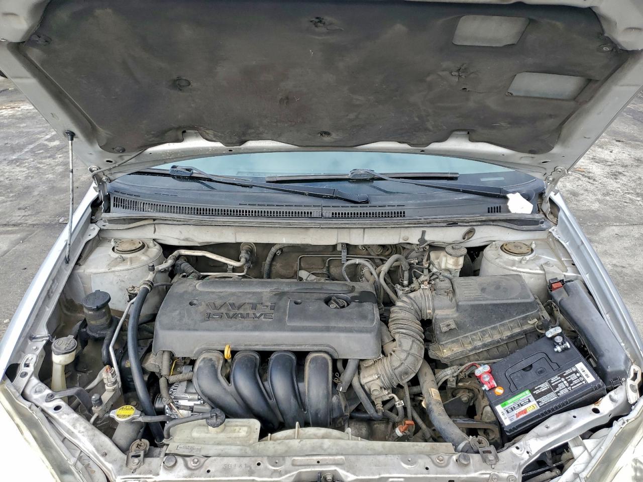 Toyota Corolla Ce Image 9
