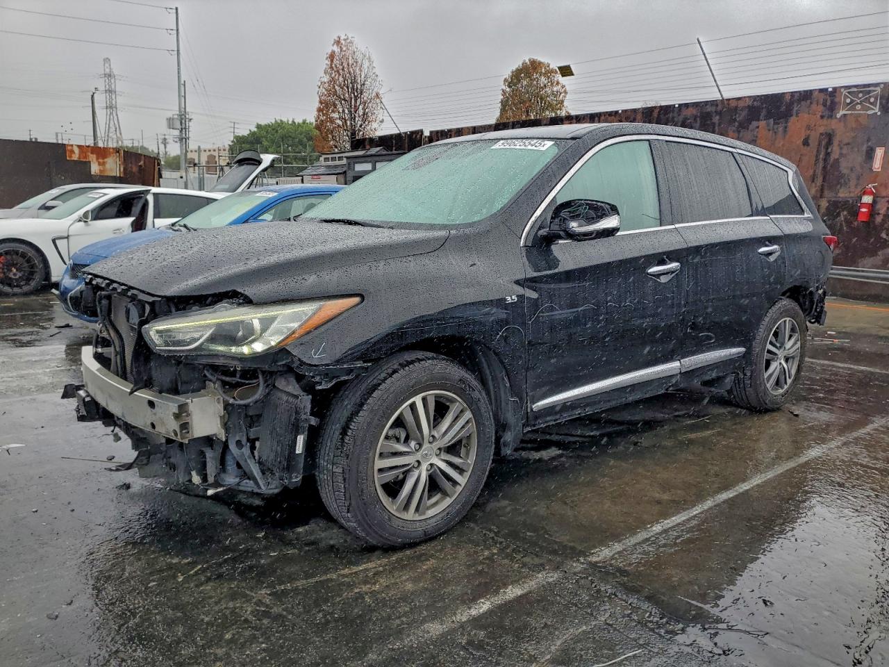 INFINITI Qx Luxe Image 1
