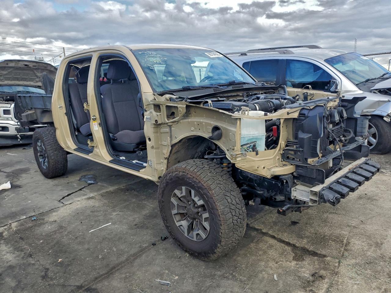 Toyota Tacoma Double Cab Image 5