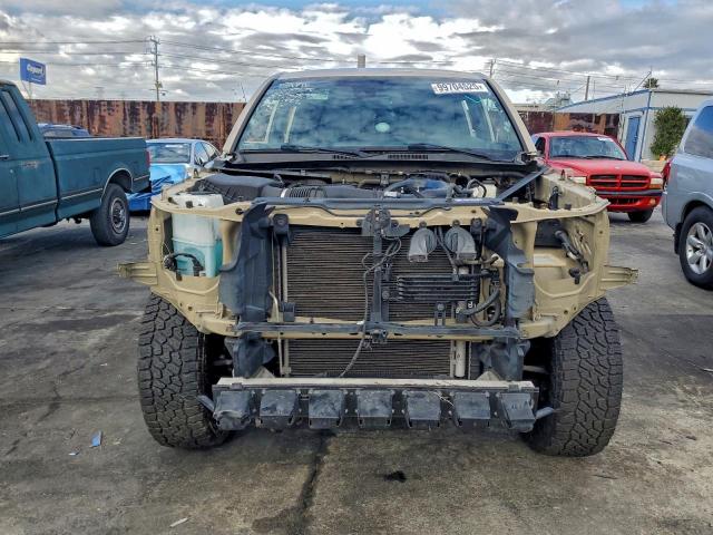 Toyota Tacoma Double Cab Image 12