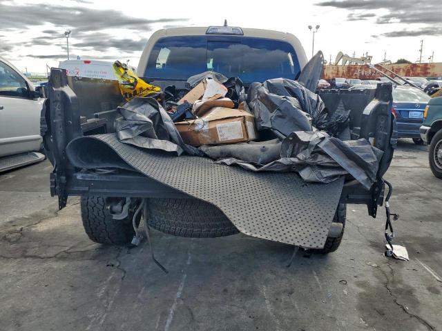 Toyota Tacoma Double Cab Image 2