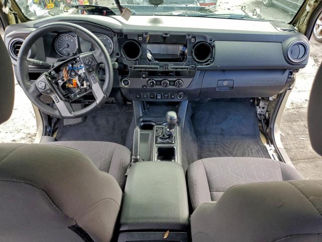 Toyota Tacoma Double Cab Image 3