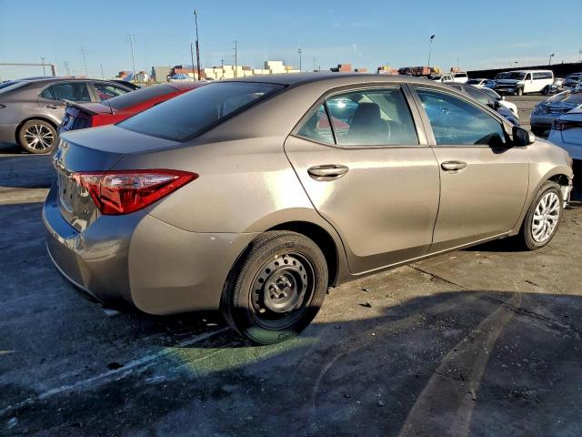 Toyota Corolla L Image 2