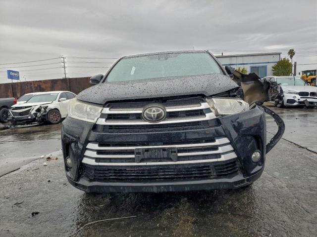 Toyota Highlander Le Image 4