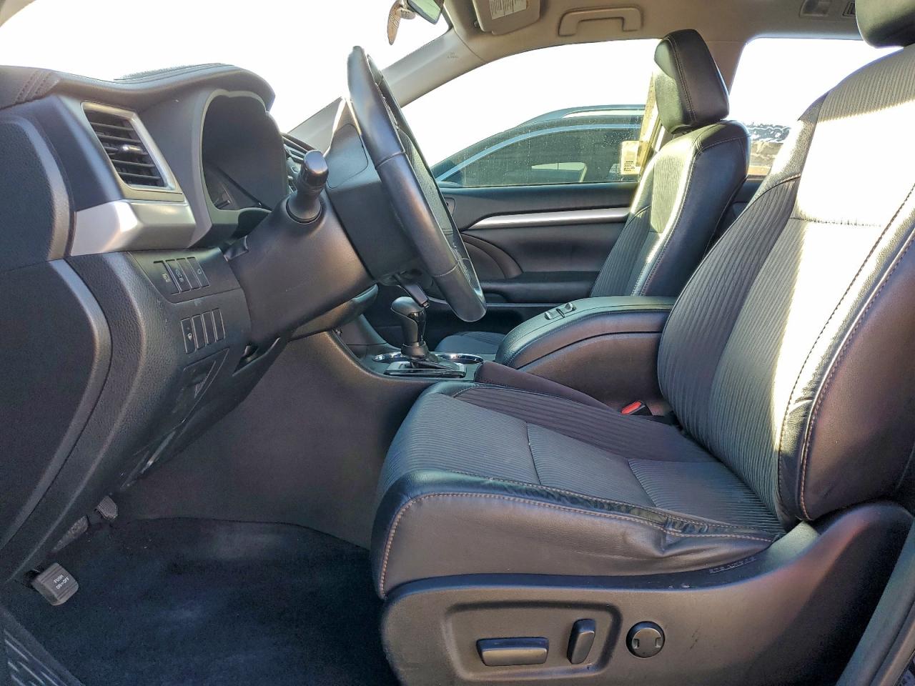 Toyota Highlander Le Image 12