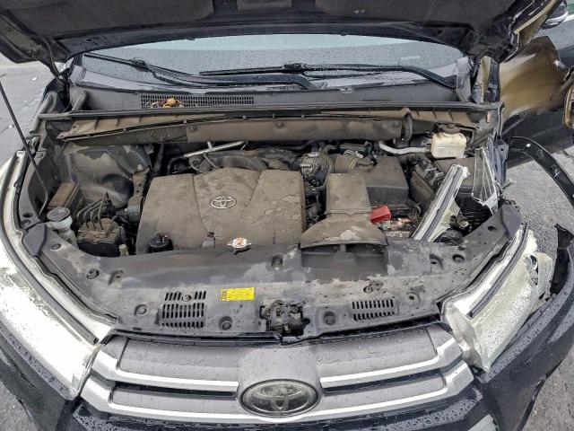 Toyota Highlander Le Image 9