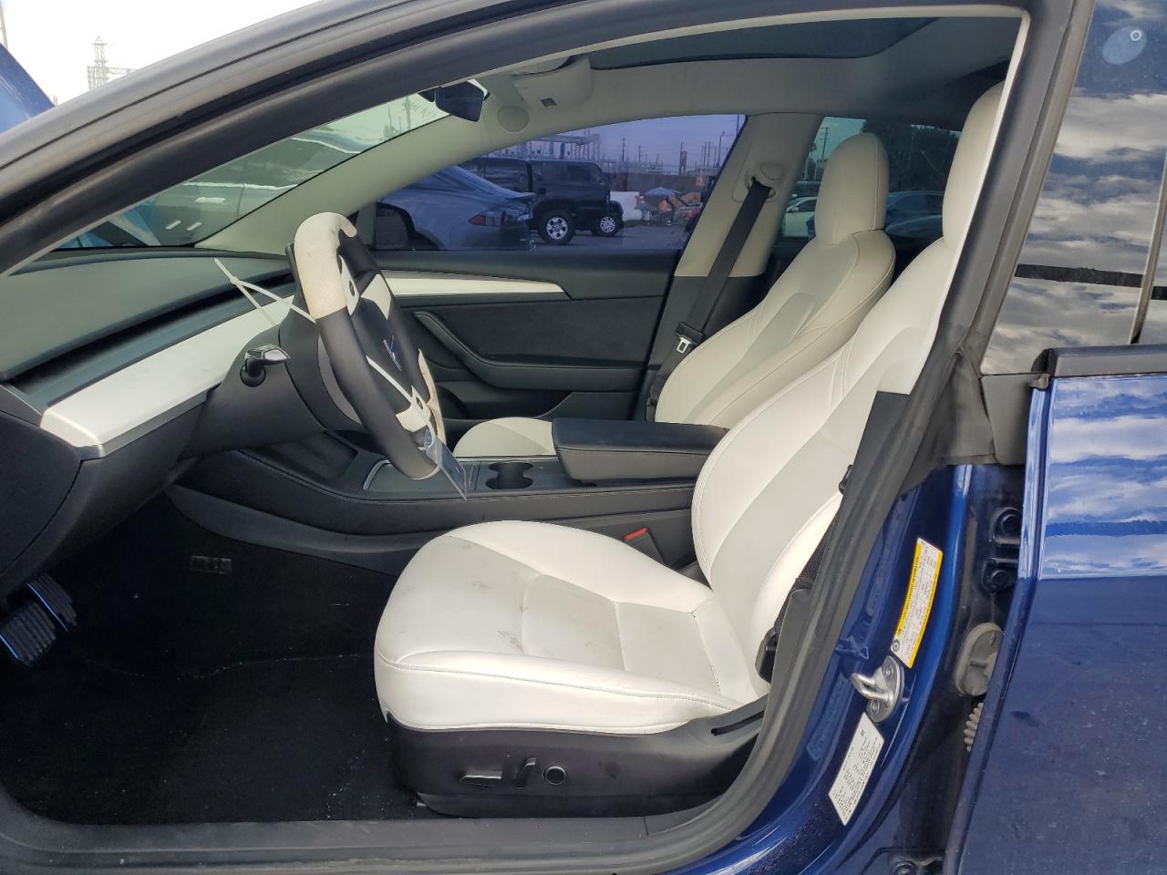 Tesla Model 3 Image 6