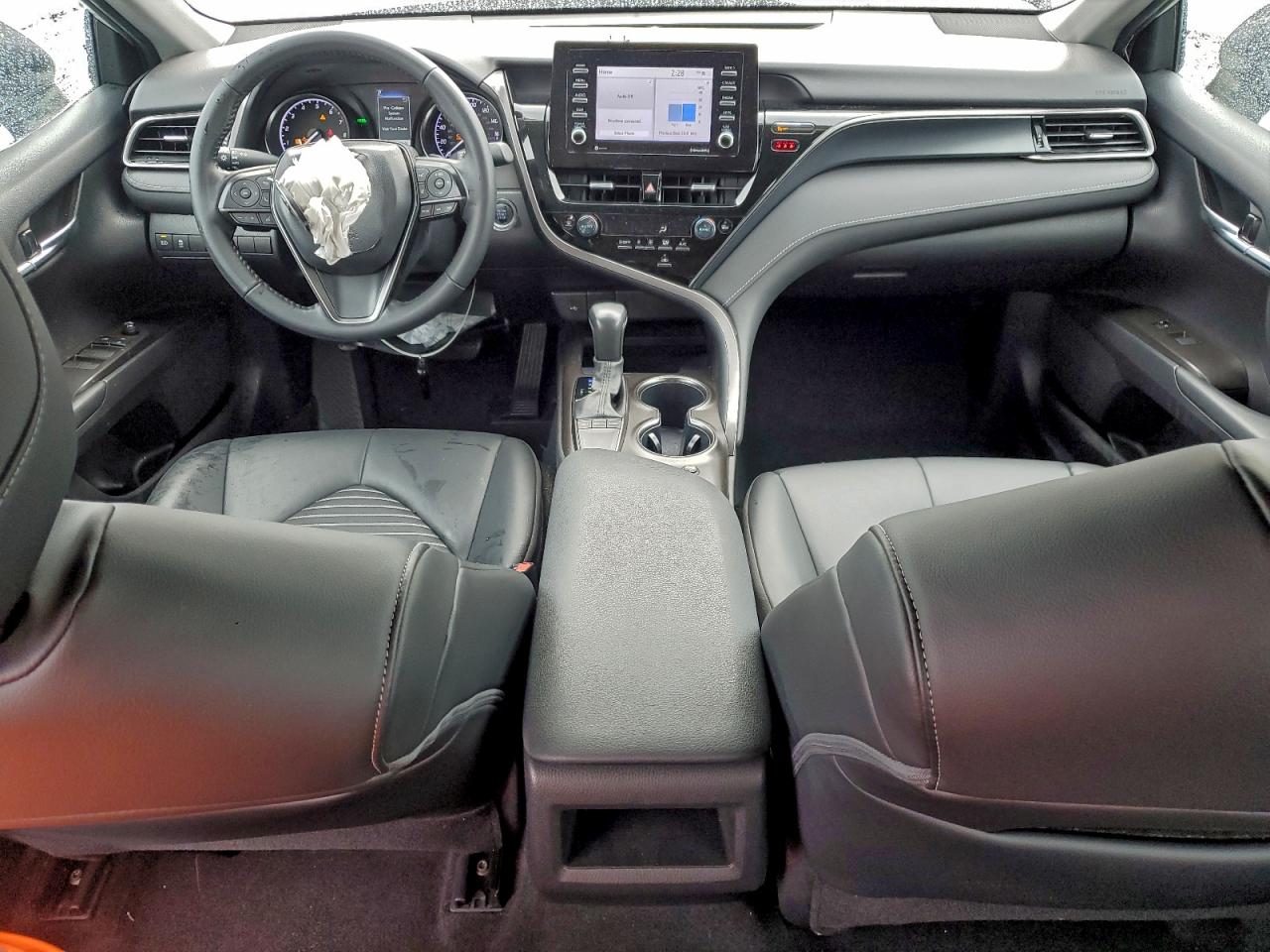 Toyota Camry Se Image 9