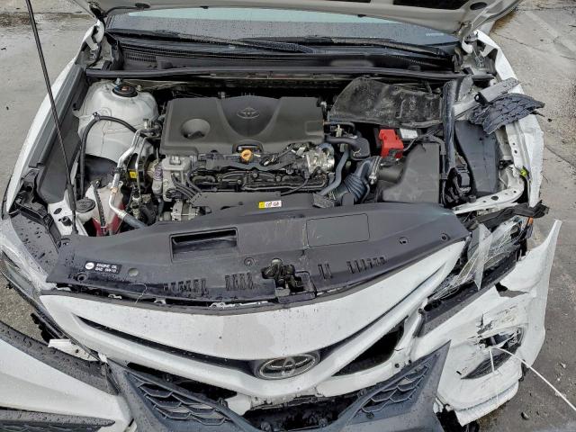 Toyota Camry Se Image 5