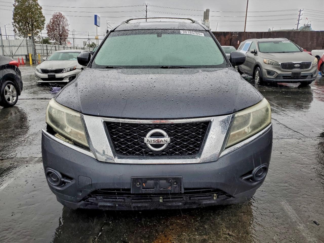 Nissan Pathfinder S Image 2