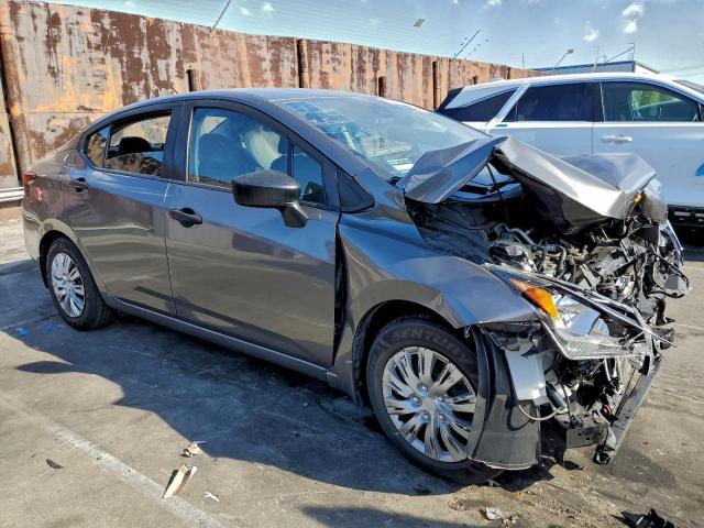 Nissan Versa S Image 3