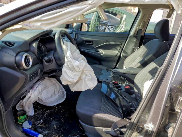 Nissan Versa S Image 4