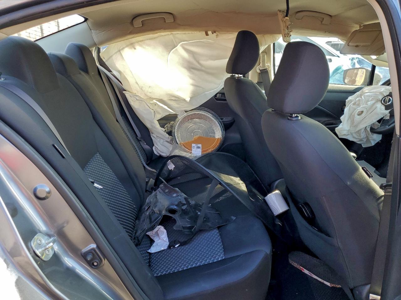 Nissan Versa S Image 7