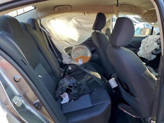 Nissan Versa S Image 7