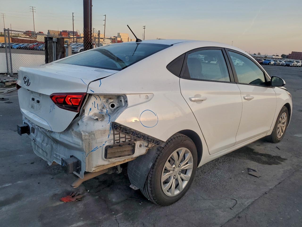 Hyundai ACCENT Se Image 4