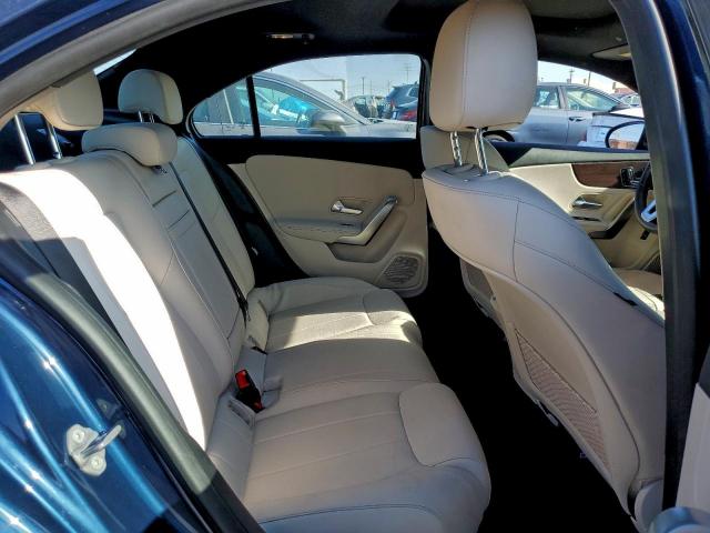 Mercedes-Benz A-Class 220 Image 10