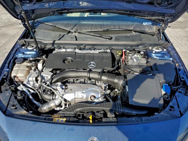 Mercedes-Benz A-Class 220 Image 12