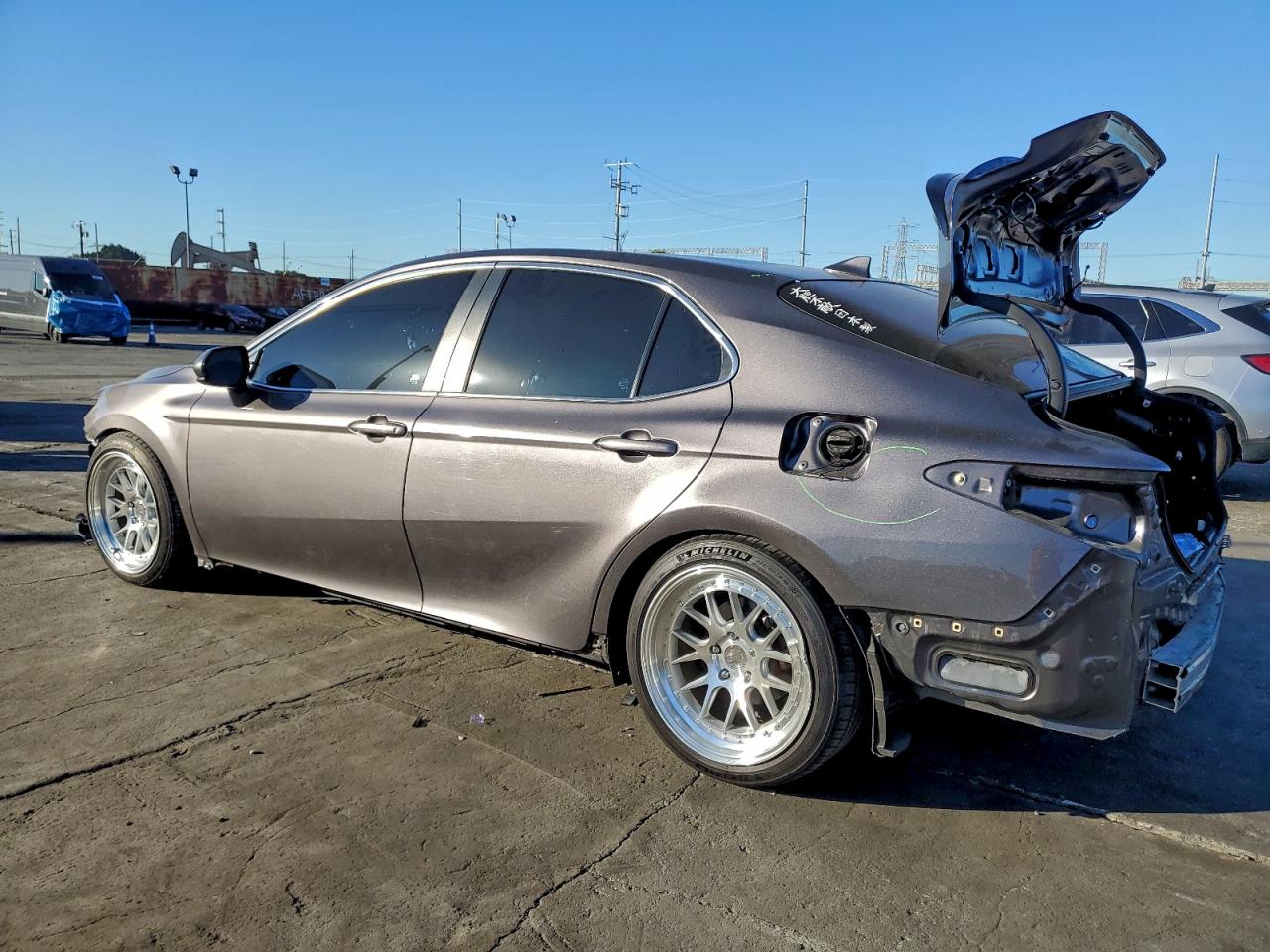 Toyota Camry L Image 7