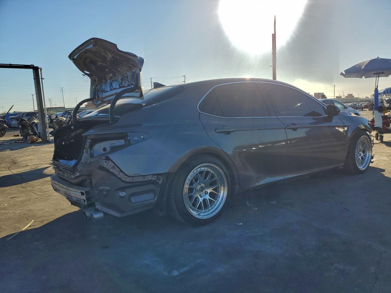 Toyota Camry L Image 12