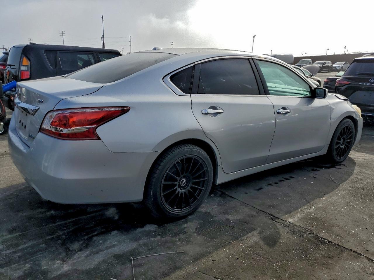 Nissan Altima 2.5 Image 3