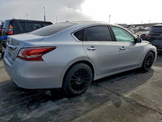 Nissan Altima 2.5 Image 3