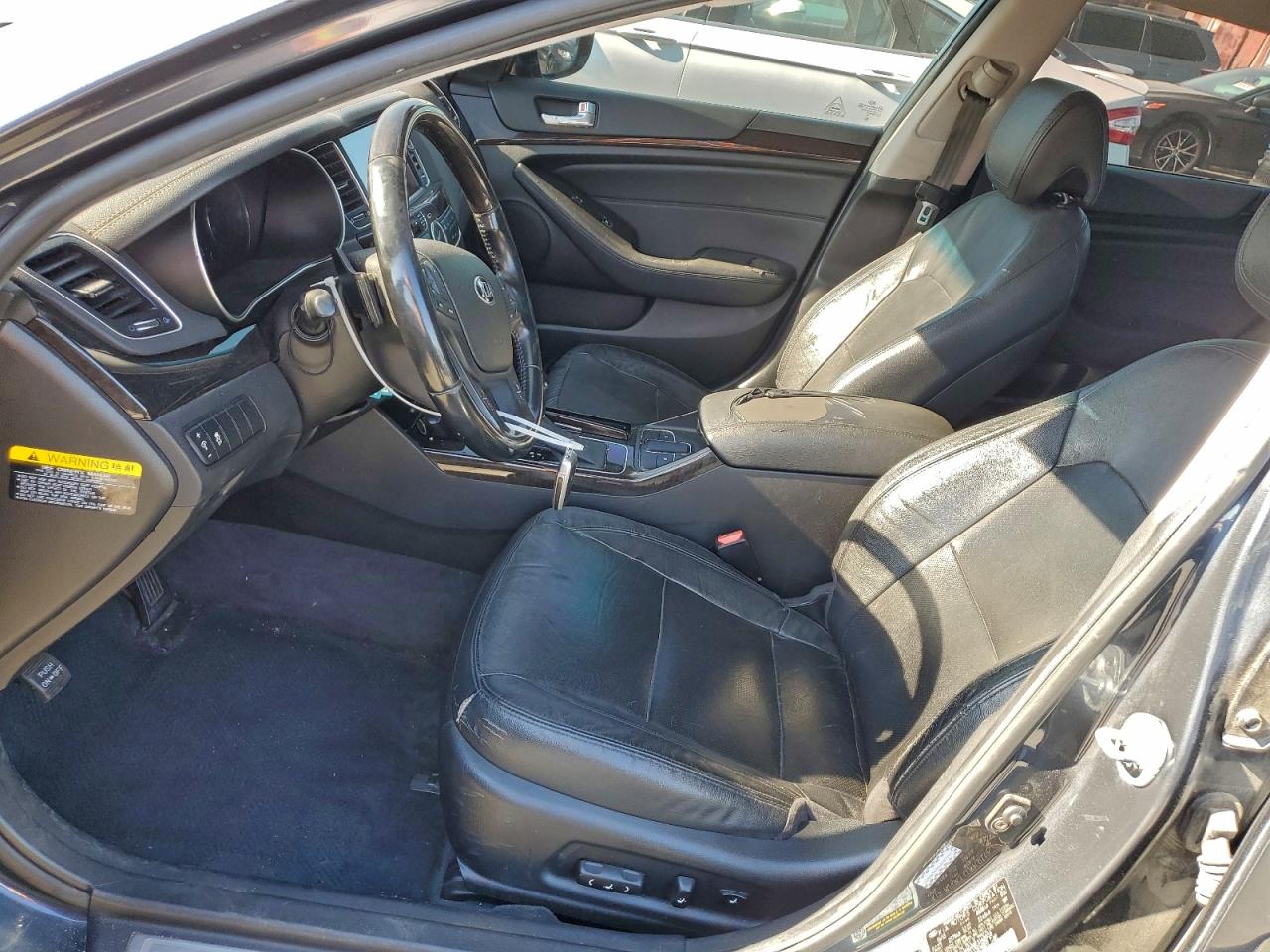 Kia Cadenza Premium Image 4